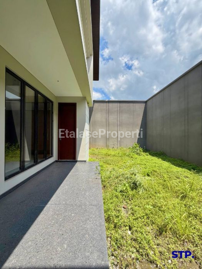 Foto properti Rumah Baru High Spec Di Regency 21, Surabaya Timur 5