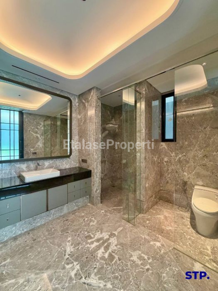 Foto properti Rumah Baru High Spec Di Regency 21, Surabaya Timur 10