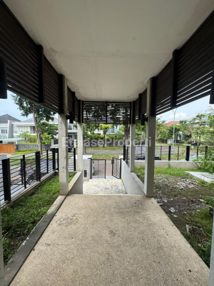 Foto properti For Sale Rumah 2 Lantai Graha Family Hook 7