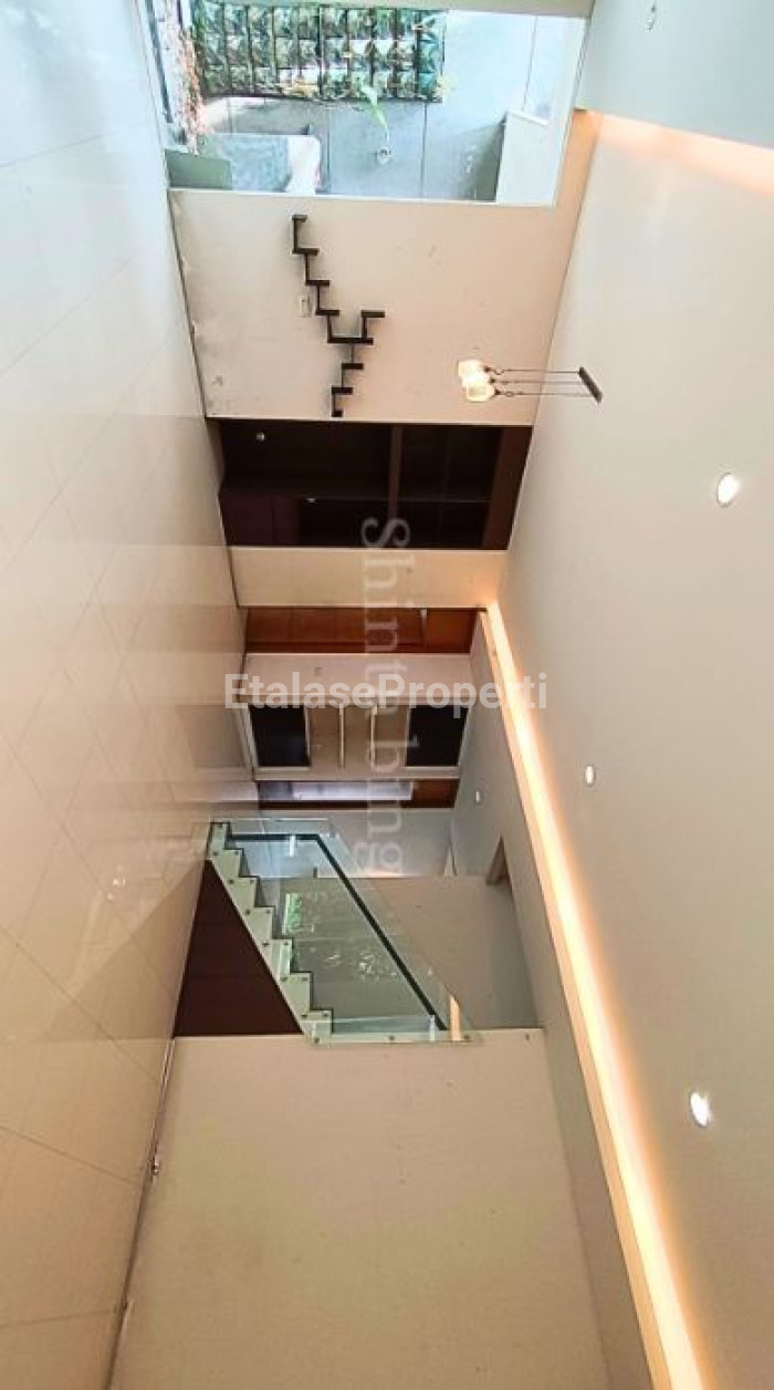 Foto properti Sewa Rumah Margorejo Indah 2