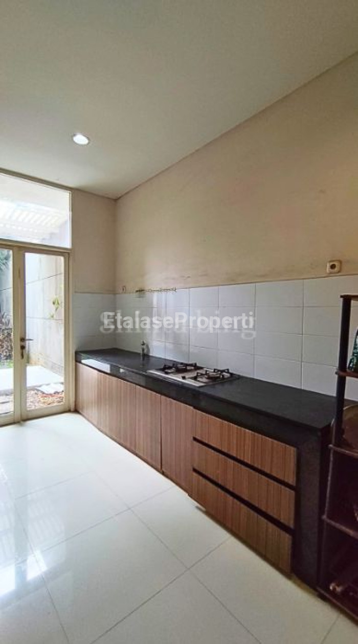 Foto properti Sewa Rumah Margorejo Indah 3