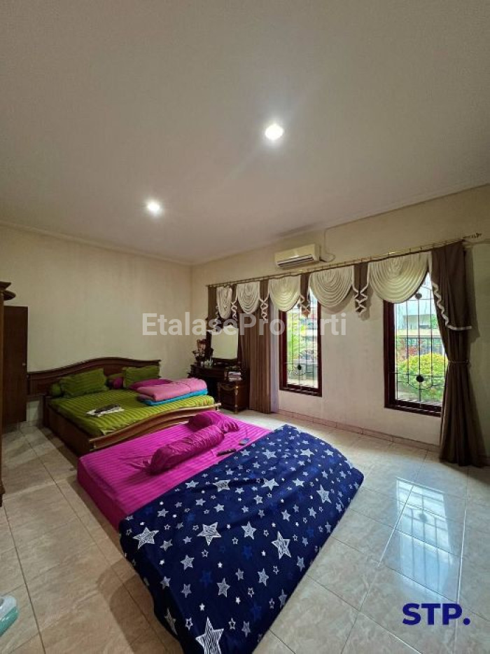 Foto properti Rumah Mewah Classic Mediteranian Di Darmo Hill 9