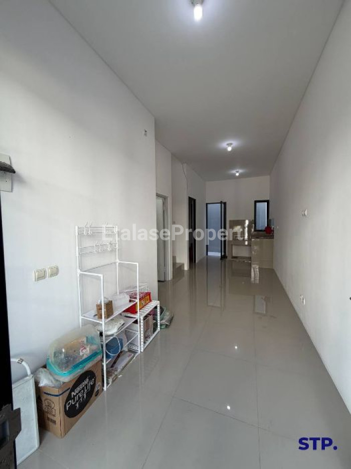 Foto properti Disewakan, Rumah 2 Lantai Regency One Babatan Pantai 3