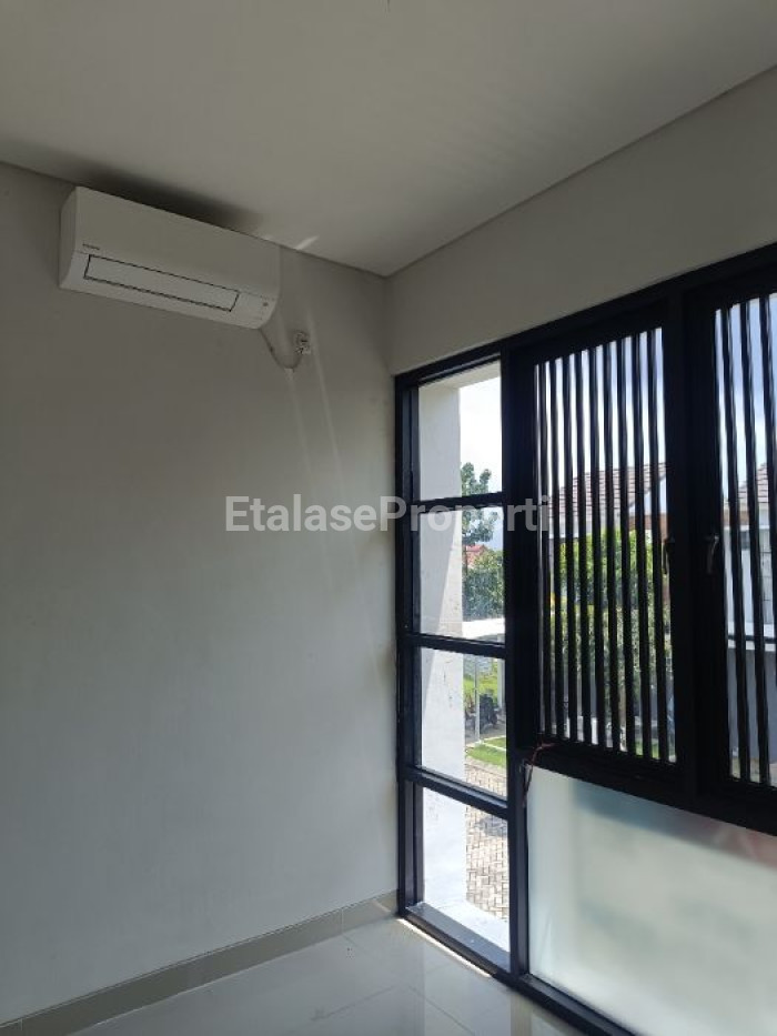 Foto properti Disewakan Rumah 2 Lantai 6