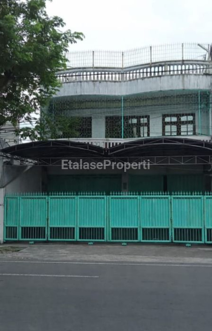 Foto properti Dijual Rumah / Ruko Jalan Kenjeran (nol Jalan) , Full Furnished, Cocok Untuk Tinggal Maupun Usaha 1