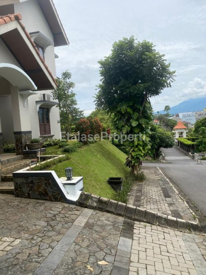 Foto properti Dijual :  Rumah Di Green Hill Batu, Malang 2