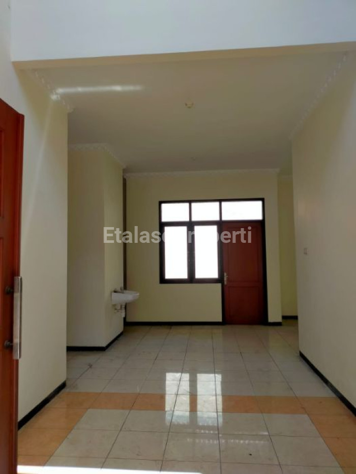 Foto properti Dijual Rumah Di Regency Kuda Dua Jagir Wonokromo 7