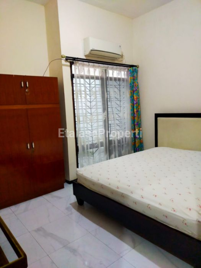 Foto properti Dijual Rumah Di Manyar Tirtoyoso Utara Dekat Galaxy Mall 9