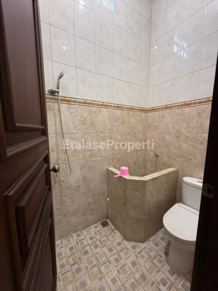 Foto properti *Disewakan Rumah Strategis Di Darmo Permai Selatan – Lokasi Premium!* 9
