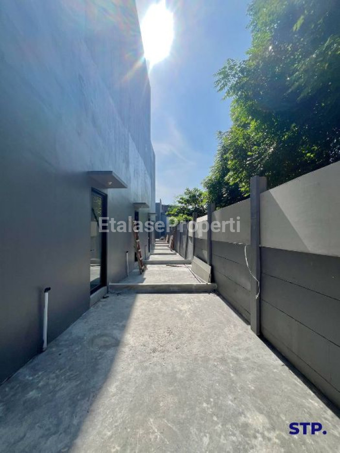 Foto properti 10 UNIT JEJER, Jual Ruko Modern-classic 4 Lantai Di Kedung Asem - MERR 5