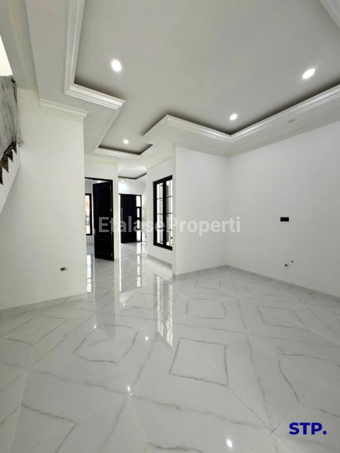 Foto properti Sisa 1 Unit - Rumah Baru Classic Di Babatan Pantai, Kenjeran 2