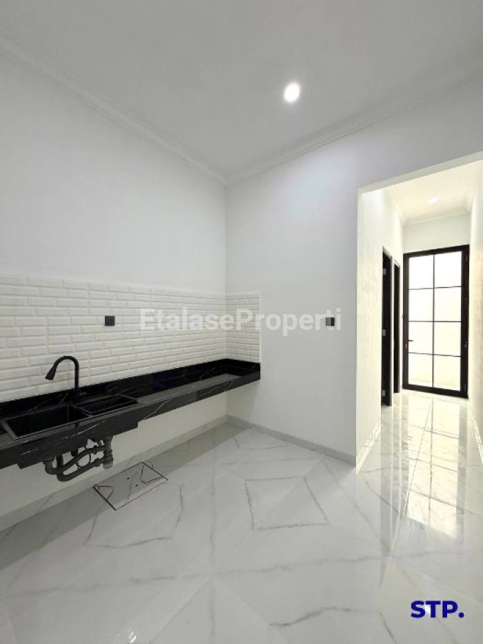 Foto properti Sisa 1 Unit - Rumah Baru Classic Di Babatan Pantai, Kenjeran 4