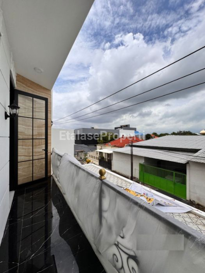 Foto properti Dijual Rumah Babatan Pantai Dekat Kenjeran Galaxy Mall 2