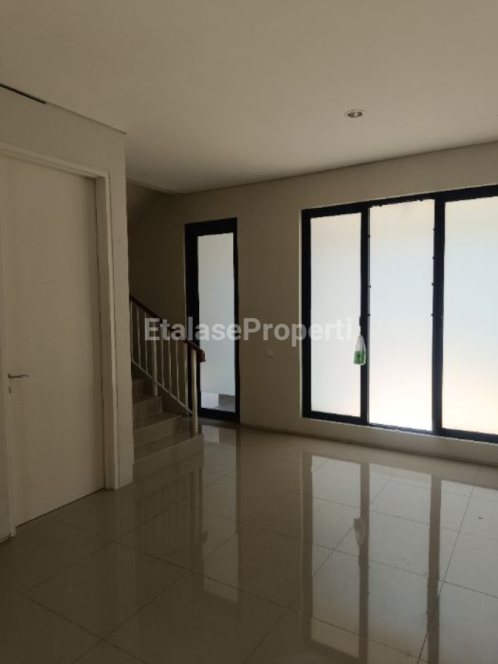 Foto properti Disewakan Rumah 2 Lantai 1