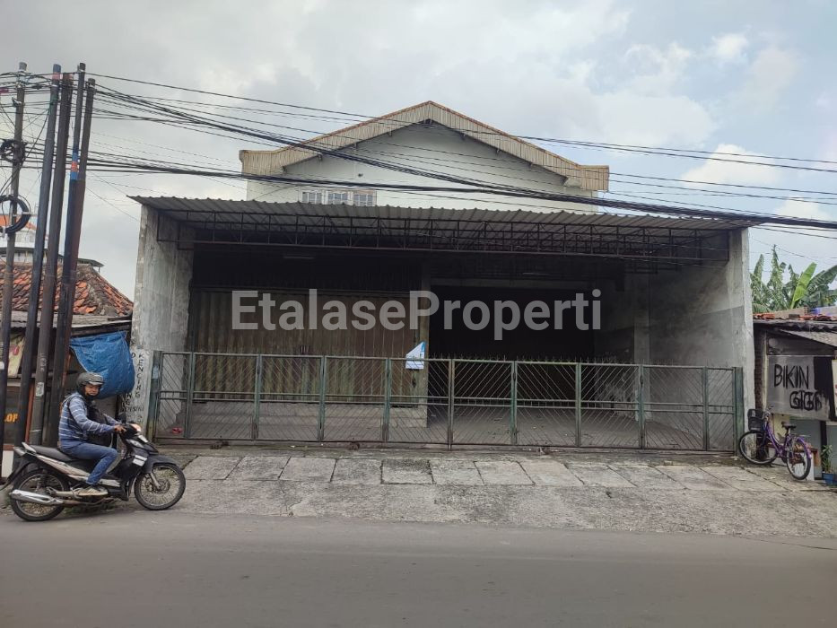 Foto properti Disewakan Di Raya Wiyung Toko Dan Gudang 1