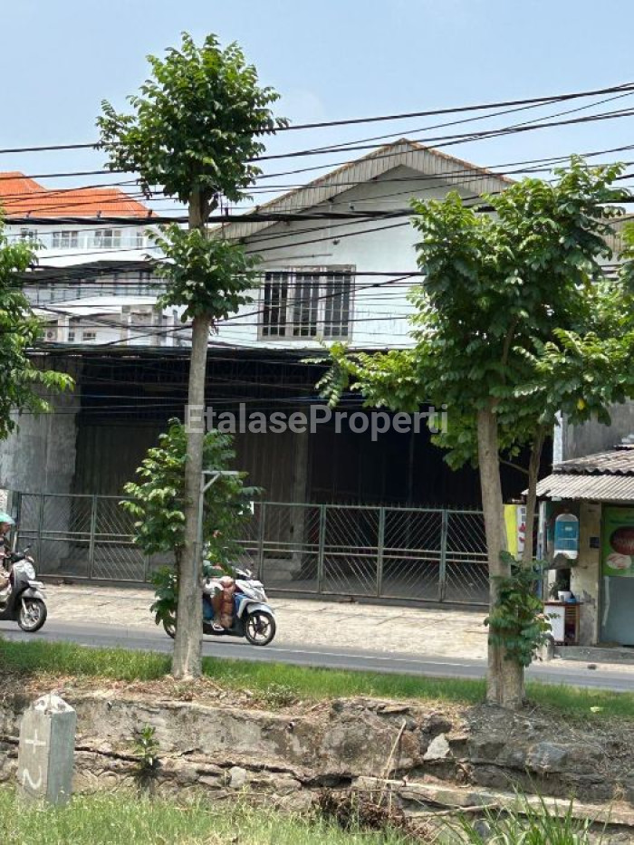 Foto properti Disewakan Di Raya Wiyung Toko Dan Gudang 2