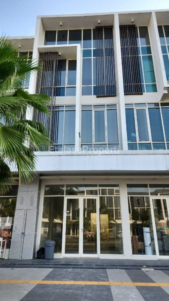 Foto properti Disewakan - Ruko 3 Lantai North West Boulevard Citraland 1
