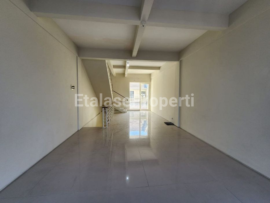 Foto properti Disewakan - Ruko 3 Lantai North West Boulevard Citraland 2