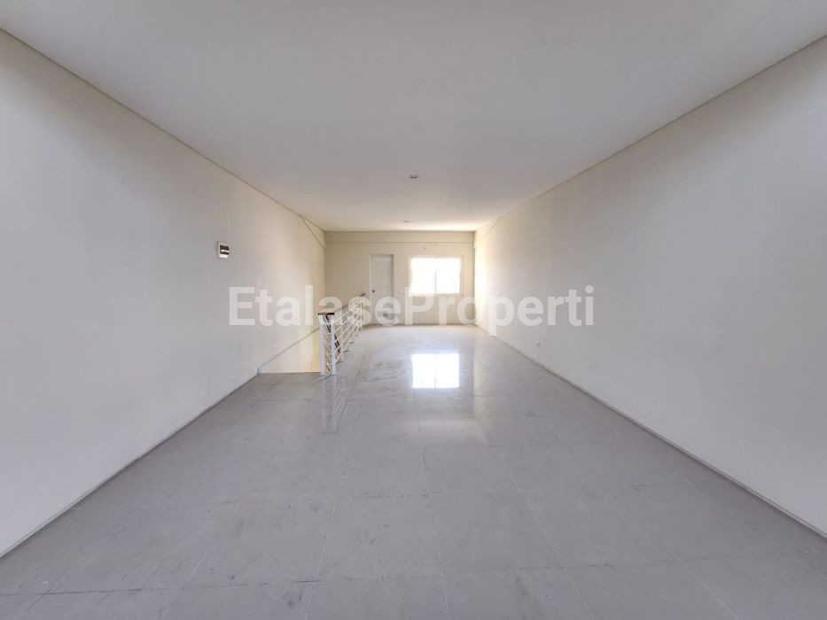 Foto properti Disewakan - Ruko 3 Lantai North West Boulevard Citraland 5