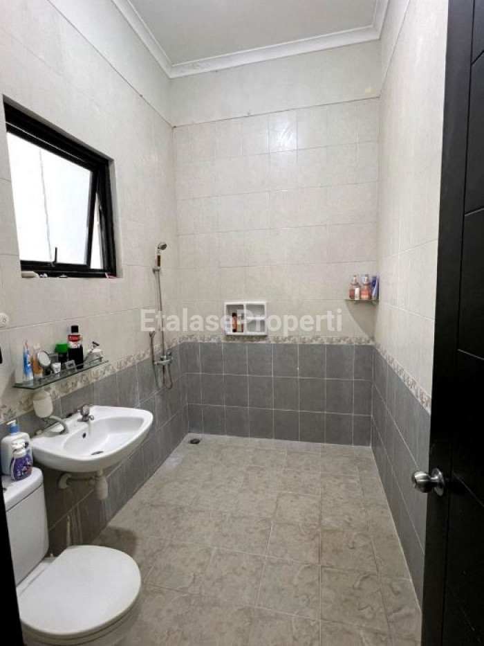 Foto properti Rumah 2 Lantai Siap Huni Di Graha Santoso Regency 10