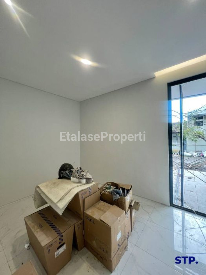 Foto properti Rumah Baru 2 Lantai Di Pandugo Finishing Top Grade Row 12 Meter 6