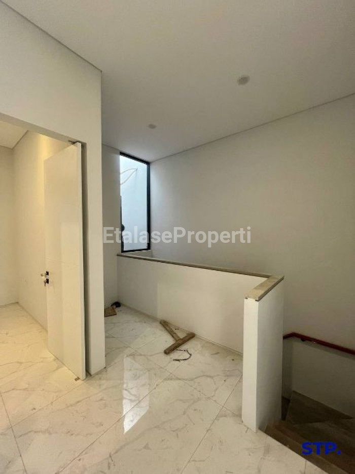 Foto properti Rumah Baru 2 Lantai Di Pandugo Finishing Top Grade Row 12 Meter 7