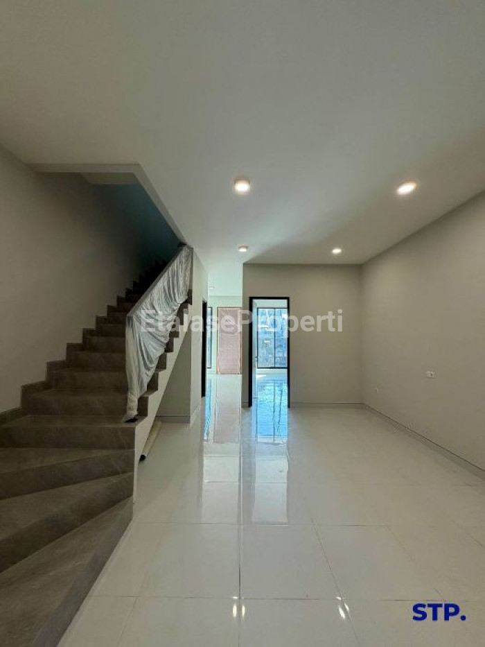 Foto properti 2 Unit, Rumah Baru Modern Di Penjaringan Asri - Rungkut 3