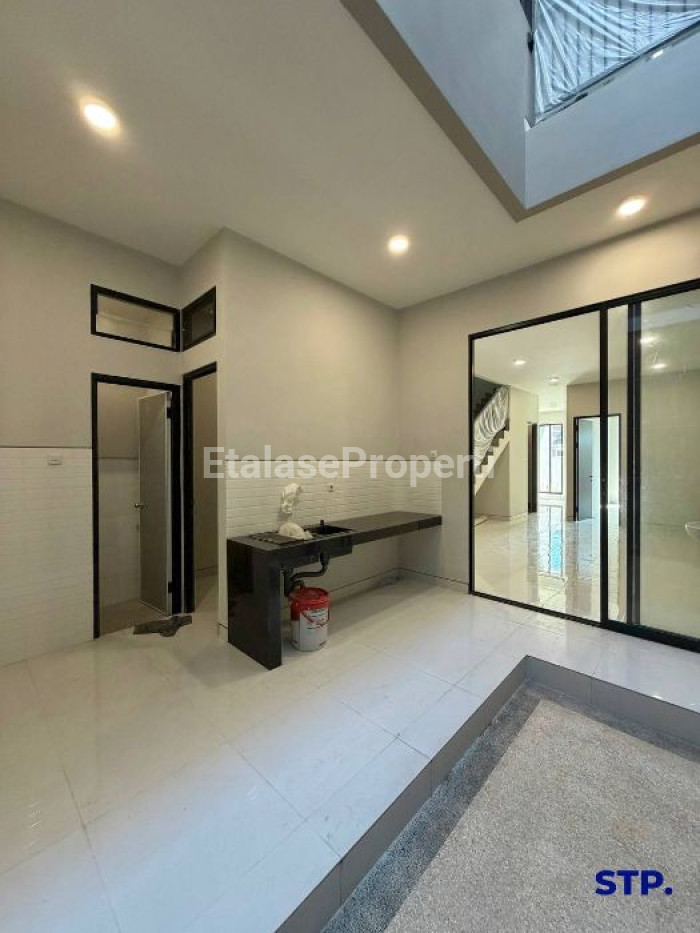 Foto properti 2 Unit, Rumah Baru Modern Di Penjaringan Asri - Rungkut 5