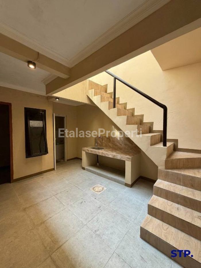 Foto properti Rumah Kost 9 Kamar Tidur Di Perumahan Klampis Semolo 5