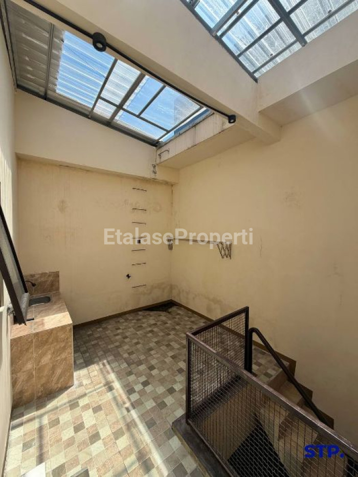 Foto properti Rumah Kost 9 Kamar Tidur Di Perumahan Klampis Semolo 6