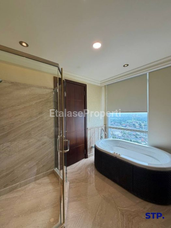 Foto properti Jual Cepat - Kondominium Adhiwangsa Residence Diatas Lenmarc Mall Surabaya Lantai 29 9