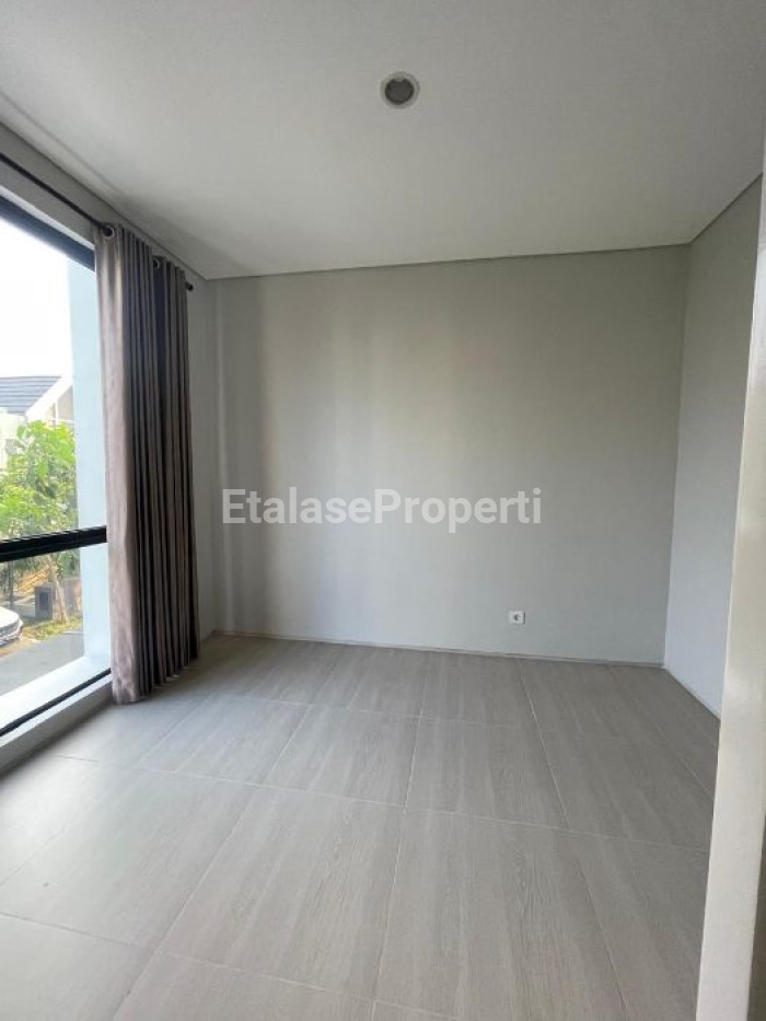 Foto properti Dijual Cepat Rumah Di Northwest Park 3