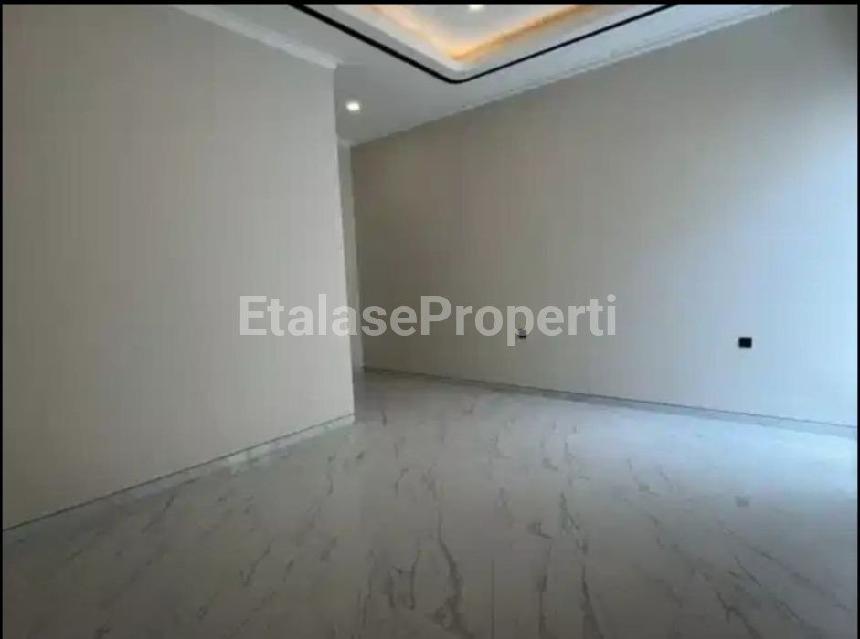 Foto properti Dijual Rumah Baru Di Manyar Jaya Praja 3