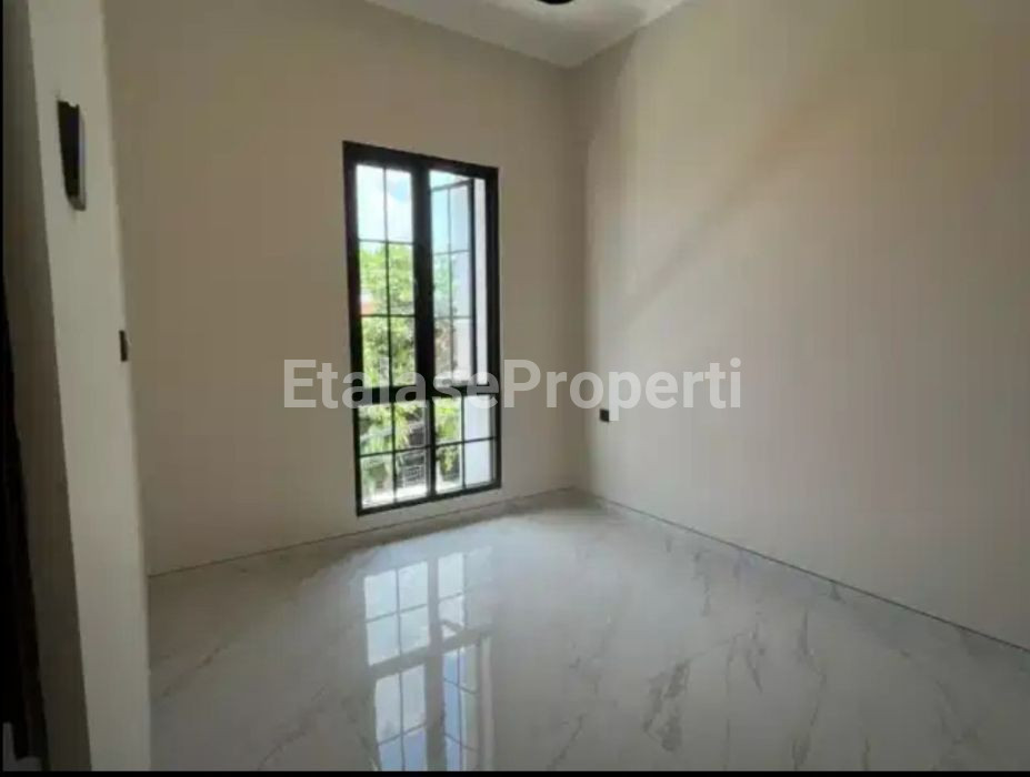 Foto properti Dijual Rumah Baru Di Manyar Jaya Praja 6