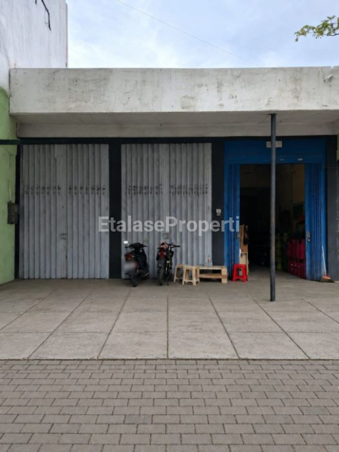 Foto properti Dijual Rumah Usaha Nol Jalan Raya Merr Lokasi Bagus Strategis Murah 1