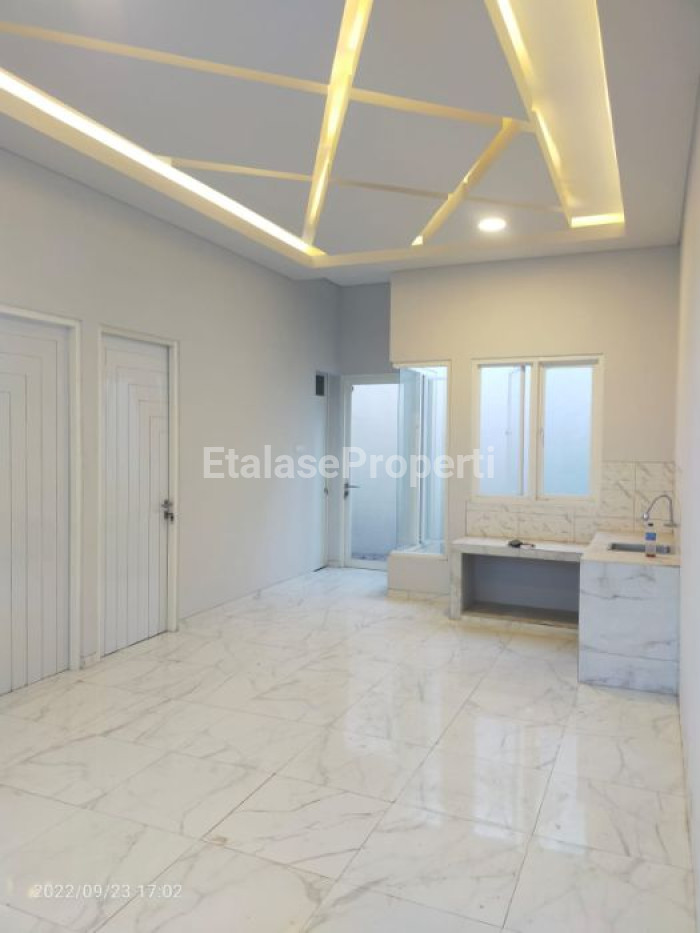 Foto properti *DIJUAL RUMAH BARU Wisma Tropodo, Sidoarjo* 1