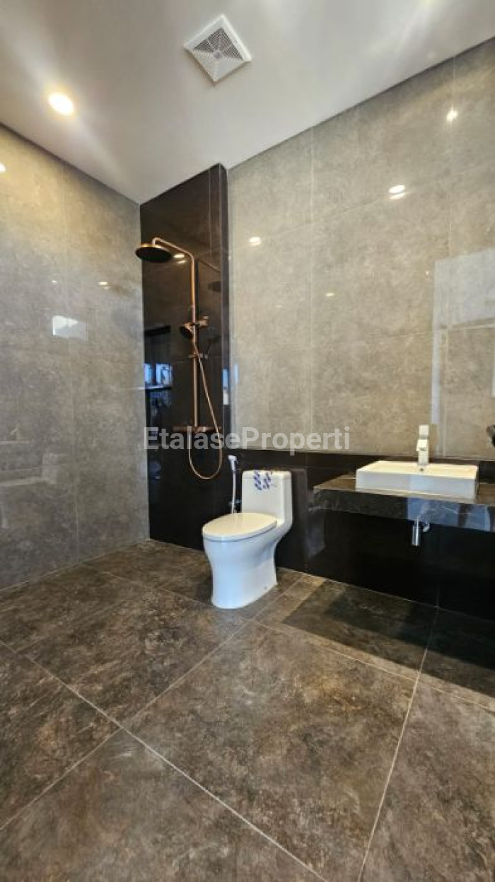 Foto properti Rumah Sutorejo Utara Baru 4