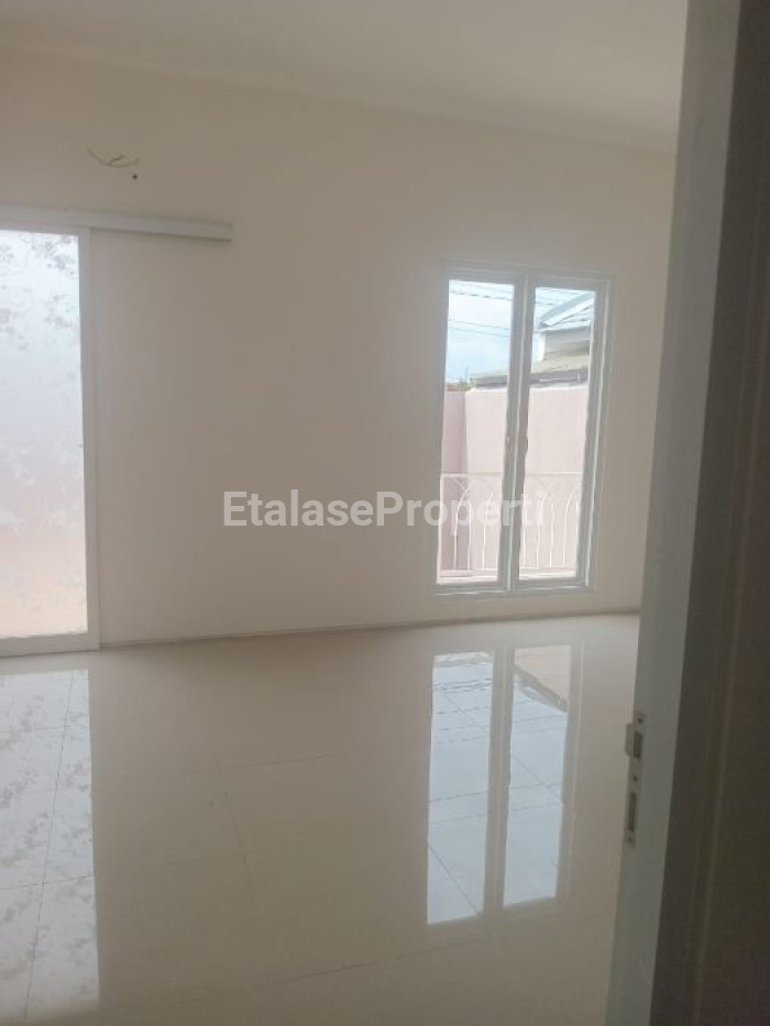 Foto properti Jual  Rumah Baru Gress Royal Residence Cluster Harewood 7