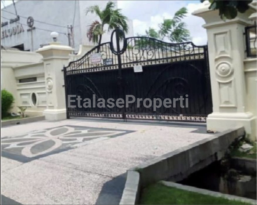 Foto properti Dijual Rumah Mewah Jemur Andayani 8