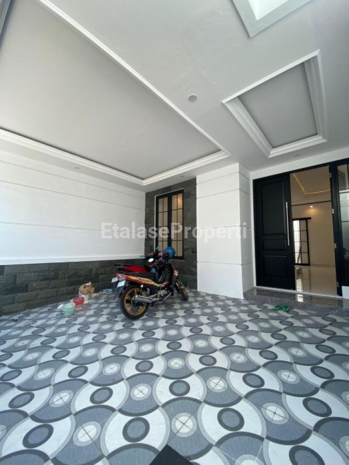 Foto properti Dijual Rumah Di Kertajaya Indah Timur Dekat Galaxy Mall 3