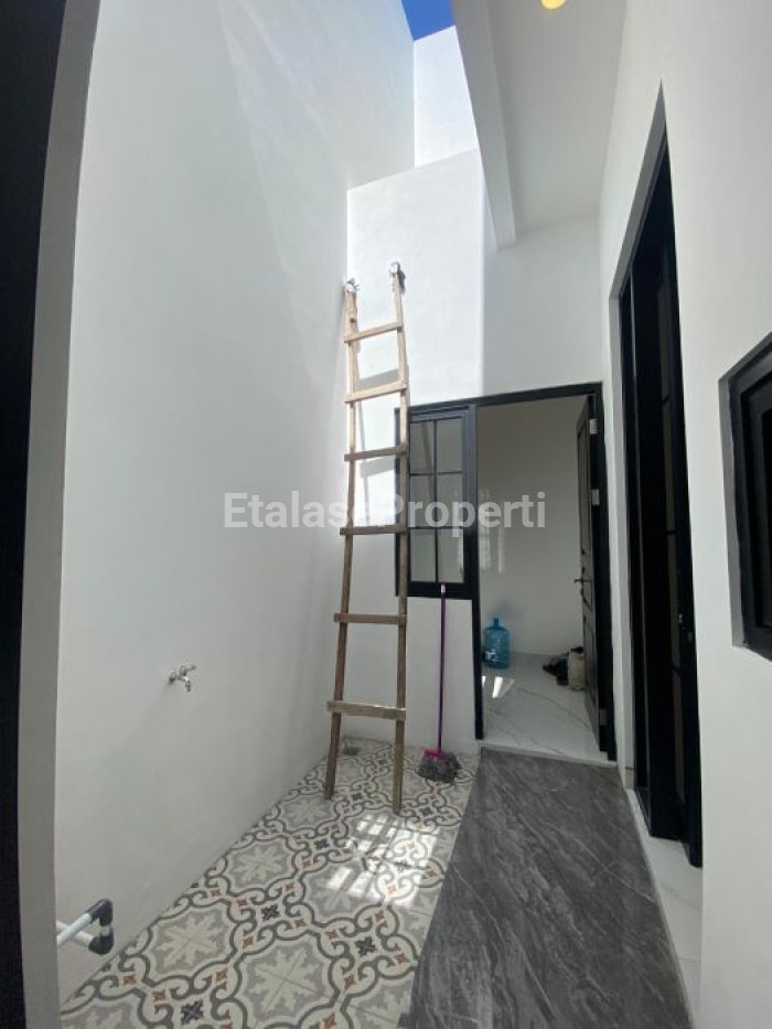 Foto properti Dijual Rumah Di Kertajaya Indah Timur Dekat Galaxy Mall 5