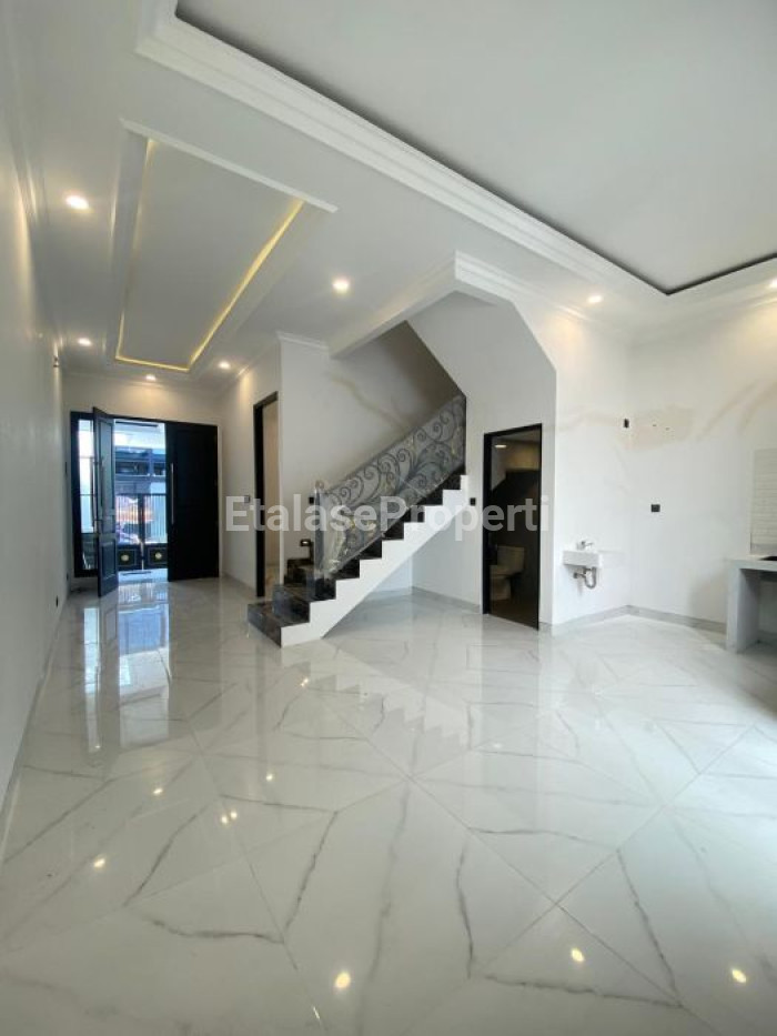 Foto properti Dijual Rumah Di Kertajaya Indah Timur Dekat Galaxy Mall 6