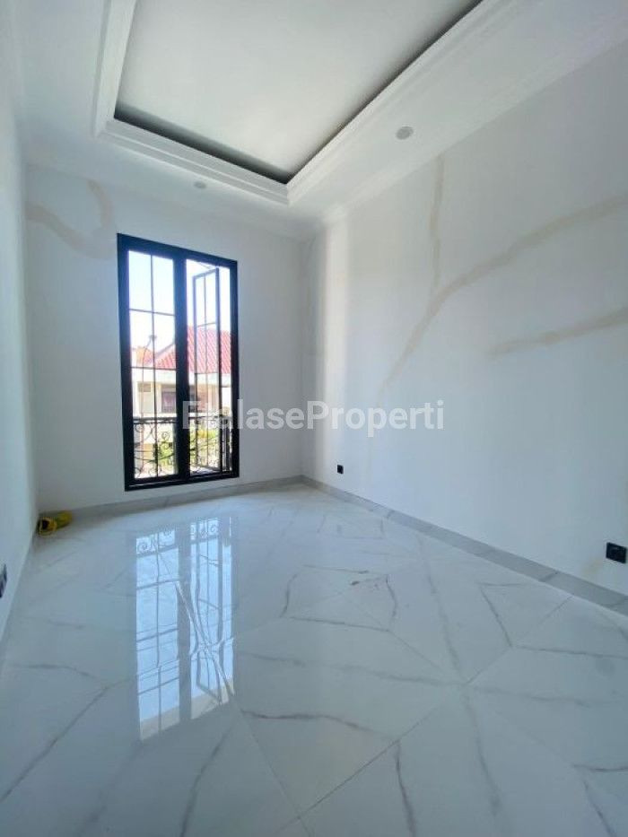 Foto properti Dijual Rumah Di Kertajaya Indah Timur Dekat Galaxy Mall 8