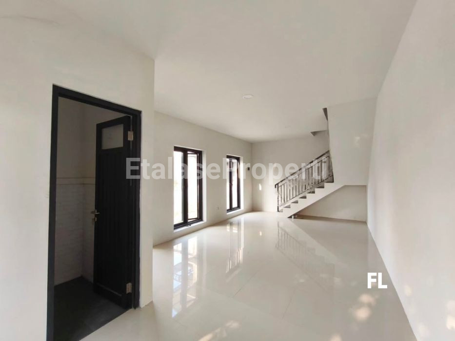 Foto properti Dijual Tempat Usaha Di Kedungcowek Surabaya 2