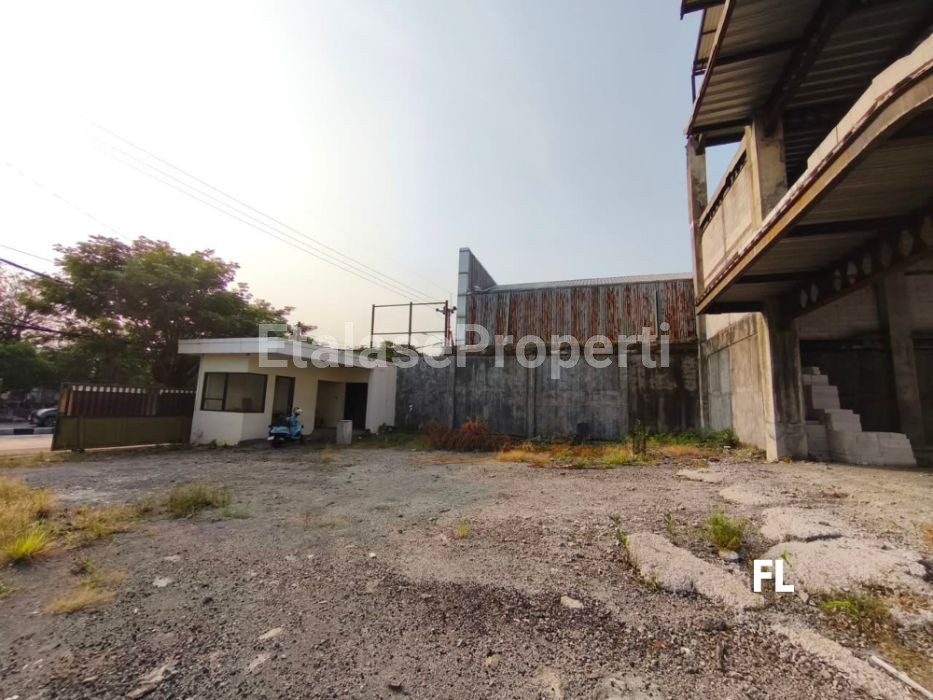 Foto properti Dijual Tempat Usaha Di Kedungcowek Surabaya 4