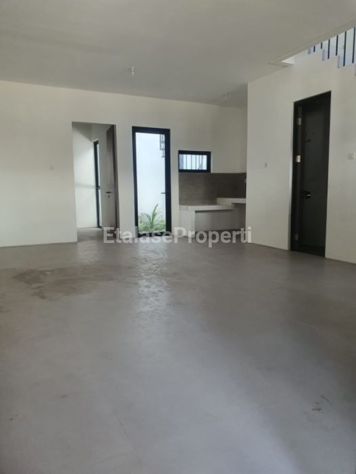 Foto properti Dijual Rumah Royal Residence Cluster Hampton 5