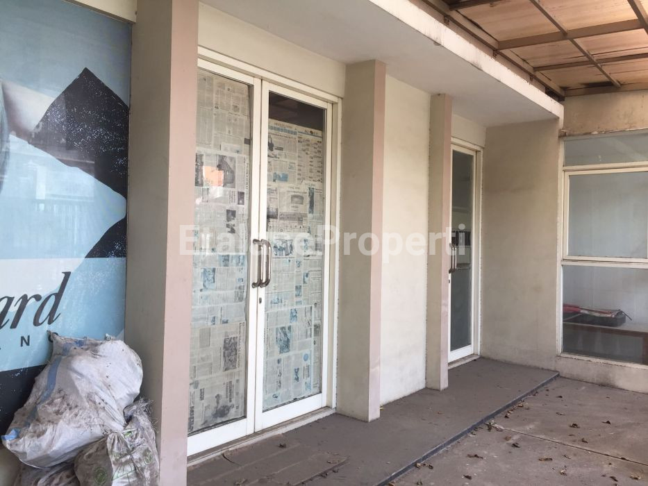 Foto properti Dijual Rumah Usaha Di Raya Manukan Tengah Dekat Citraland 1