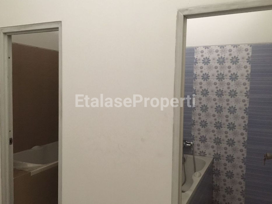 Foto properti Dijual Rumah Usaha Di Raya Manukan Tengah Dekat Citraland 3