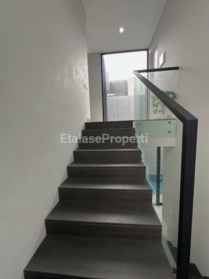 Foto properti DIJUAL RUMAH BARU SEMI FURNISH - Citraland Cluster Pelican Hill 2