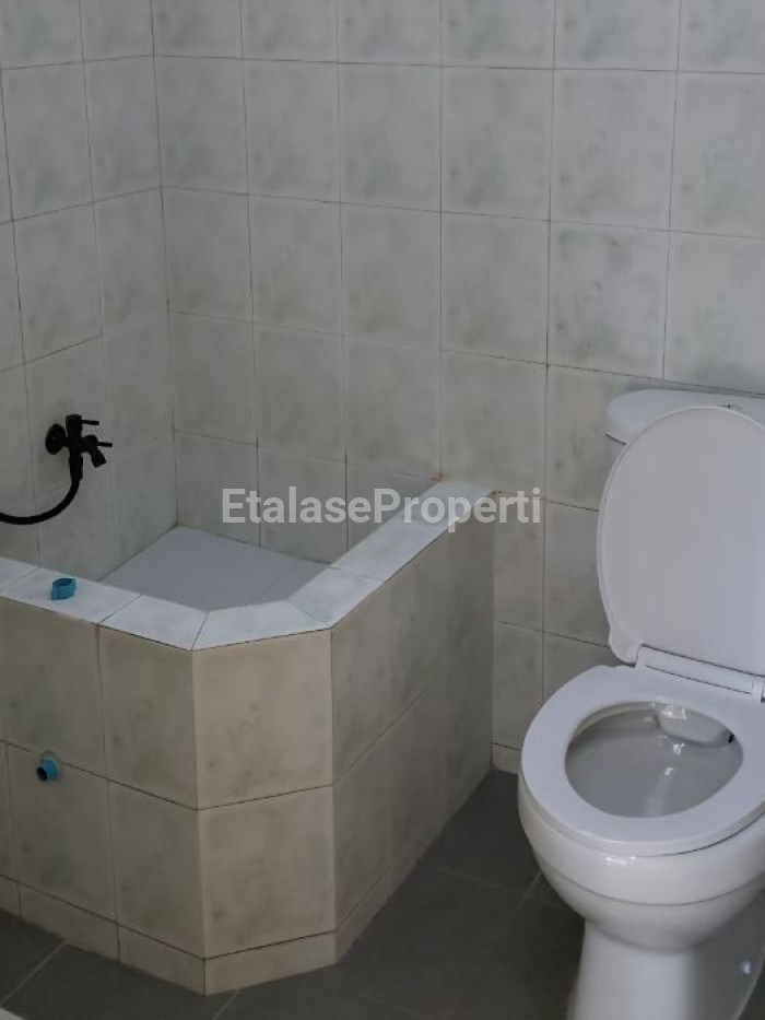 Foto properti Sewa Rumah Di Perumahan Sutorejo, Surabaya. 5